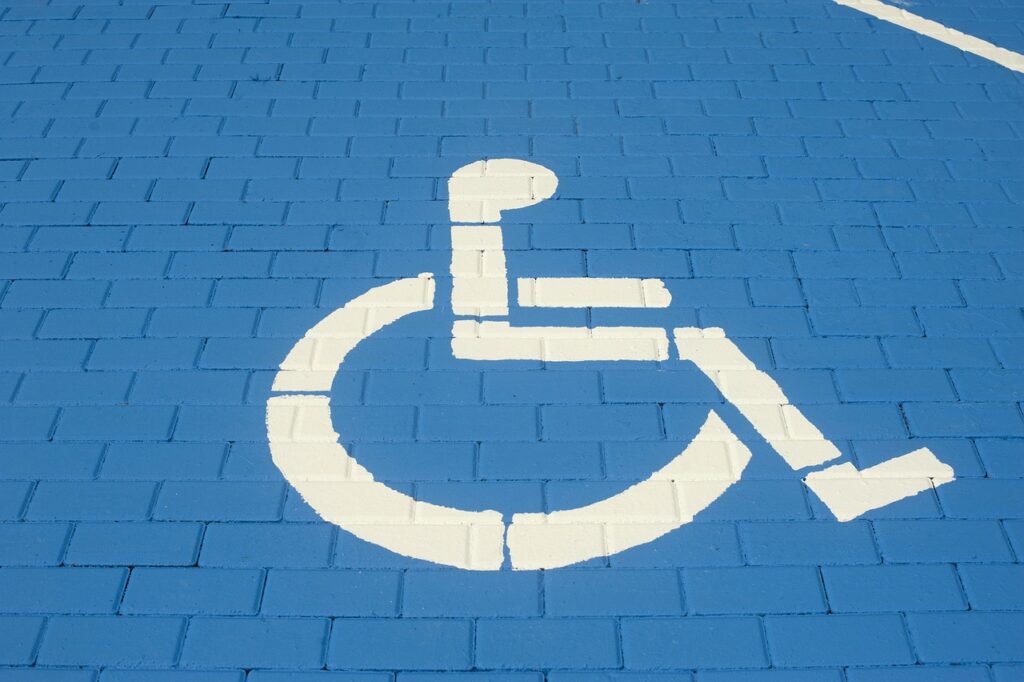 Panneau de signalisation pour personne en situation de handicap